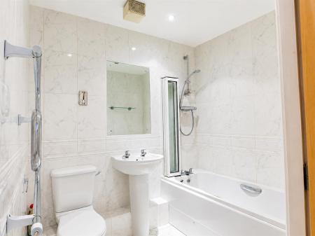 Martins - Bathroom 2.png