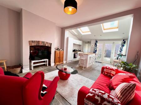 Kitchen Dining 1.jpg