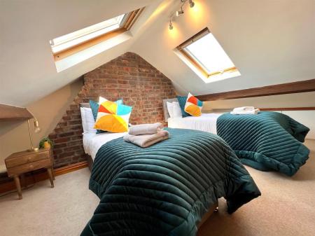 46 Scott Street bedroom.jpg