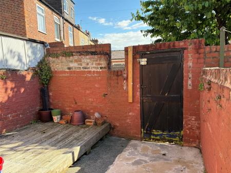 Courtyard 1.jpg