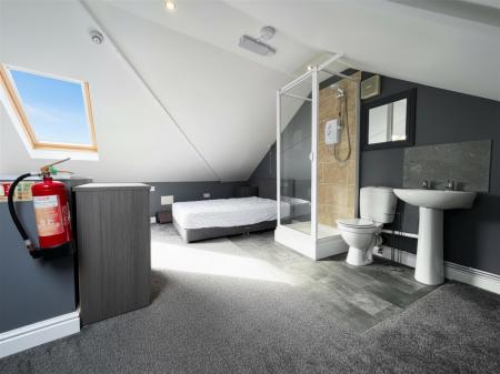 loft room 1 Gordon Street.png