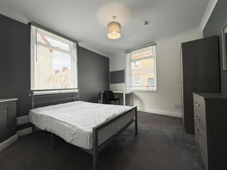 bedroom 1 Gordon Street.png