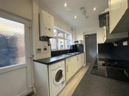kitchen Gordon Street.png