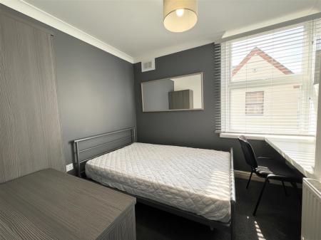 gordon bedroom 17.png