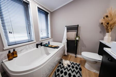 Ensuite.jpg