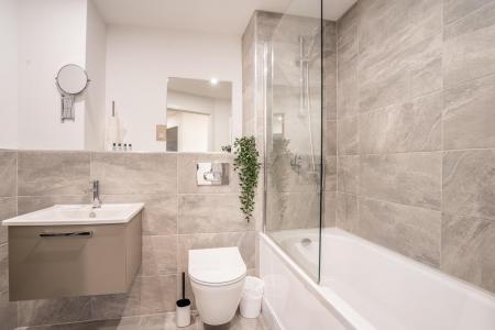 Bathroom[5].jpg