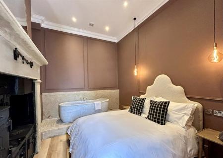 Apt 1 - 11.jpg