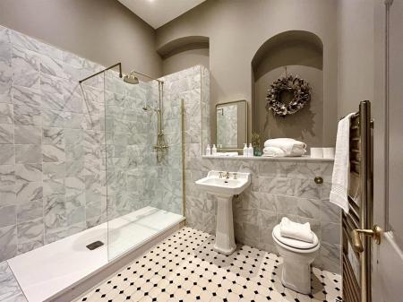 Apt 1 - 14.jpg