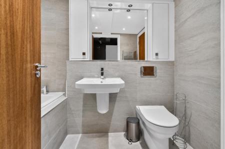 Bathroom 2.png