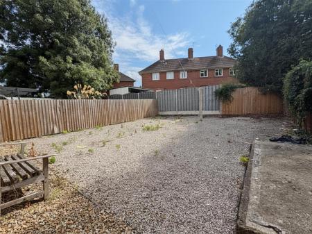 64 Hull road yard.png