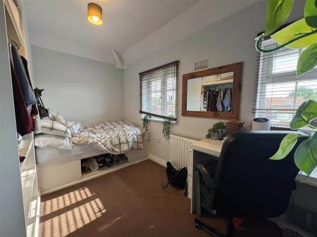 bedroom p11 64 Hull Road.png