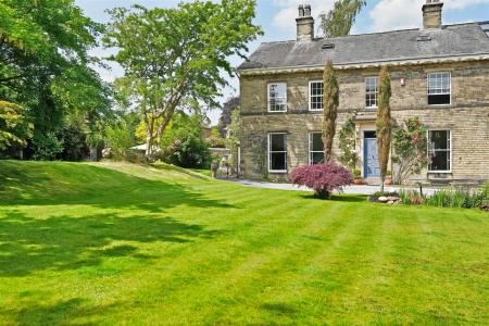 Front of house 2.jpg