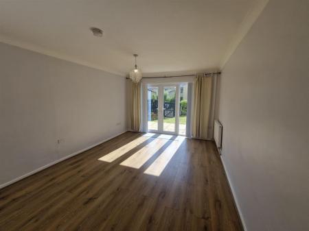 WhatsApp Image 2025-09-05 at 11.52.24_326d234d.jpg