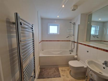 WhatsApp Image 2025-07-23 at 15.13.54_3b4f916d.jpg