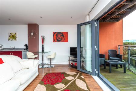 Open Plan Kitchen/Living Area