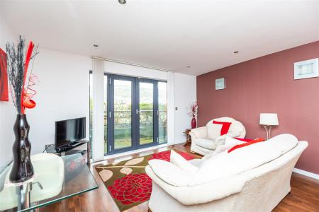 Open Plan Kitchen/Living Area