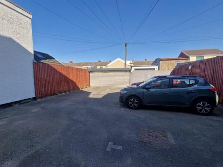 WhatsApp Image 2025-04-02 at 13.05.18_9c1f2818.jpg