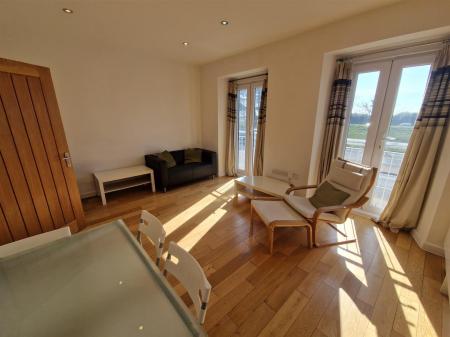 WhatsApp Image 2025-04-02 at 13.05.18_e877fec2.jpg