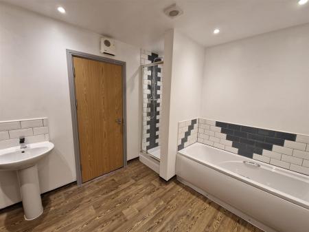 WhatsApp Image 2025-04-11 at 14.50.04_d6e21d74.jpg