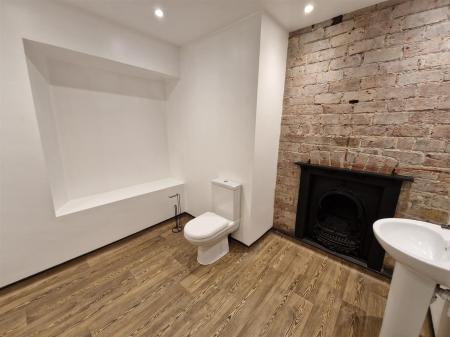 WhatsApp Image 2025-04-11 at 14.50.04_186abbc8.jpg