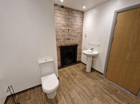 WhatsApp Image 2025-04-11 at 14.50.04_5db12ea2.jpg