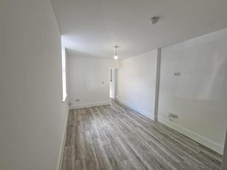 WhatsApp Image 2025-07-07 at 15.25.58_0752798c.jpg