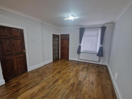 WhatsApp Image 2025-08-20 at 14.52.18_9b867da5.jpg