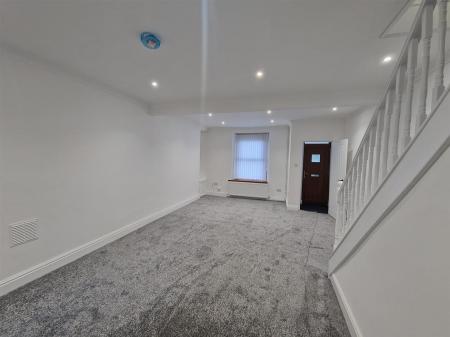 WhatsApp Image 2025-11-05 at 16.07.19_9263a0b4.jpg