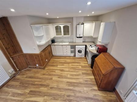 WhatsApp Image 2025-10-06 at 14.01.23_468b6a78.jpg