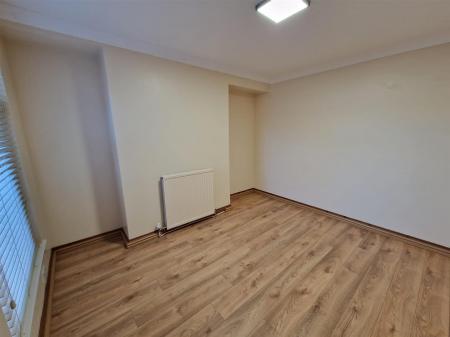 WhatsApp Image 2025-11-17 at 12.19.04_3b45299e.jpg