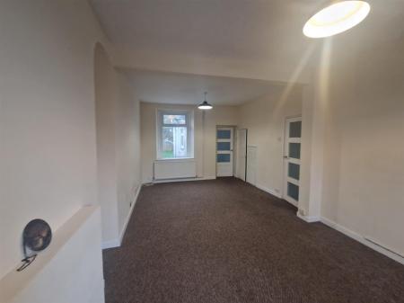 WhatsApp Image 2025-11-14 at 09.08.40_7d8fc88f.jpg