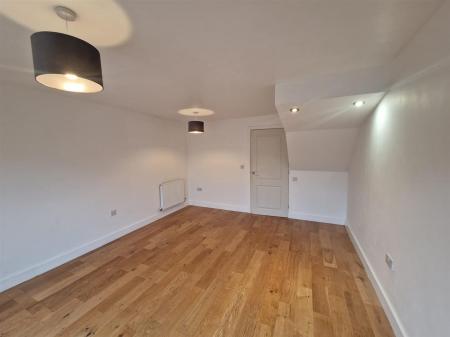 WhatsApp Image 2026-02-10 at 15.15.46 (3).jpeg