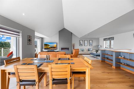 Open Plan Living/Dining Area