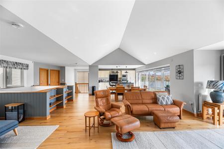 Open Plan Living/Dining Area