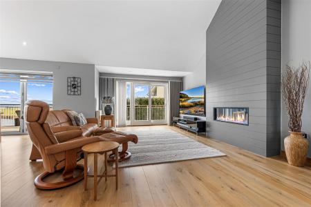 Open Plan Living/Dining Area