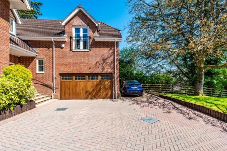Garage & Driveway