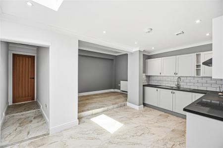 Kitchen/Dining Area