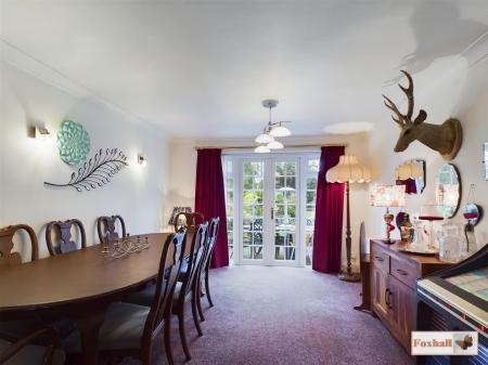 Sitting Room/Dining Room