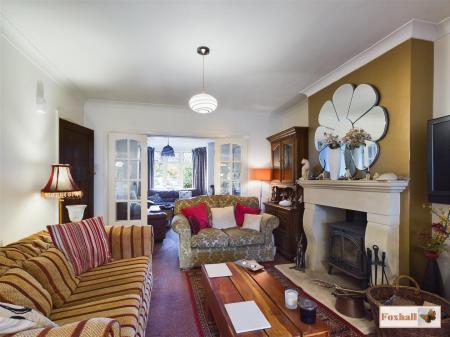 Sitting Room/Dining Room