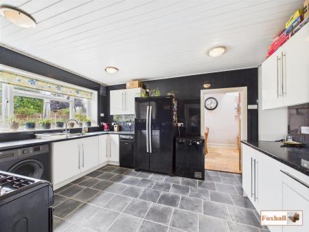 Kitchen / Breakfast Room