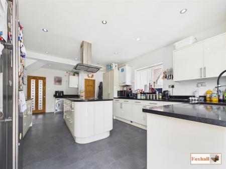 Kitchen  / Breakfast Room