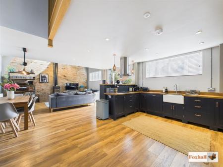 Kitchen / Dining / Lounge Area