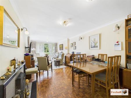 Lounge / Dining Room