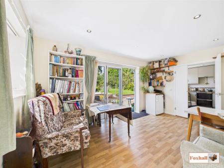 Sitting Room / Breakfast Room