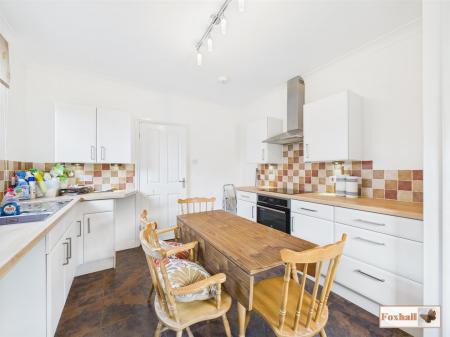 Kitchen / Breakfast Room