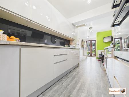 Kitchen / Breakfast Room