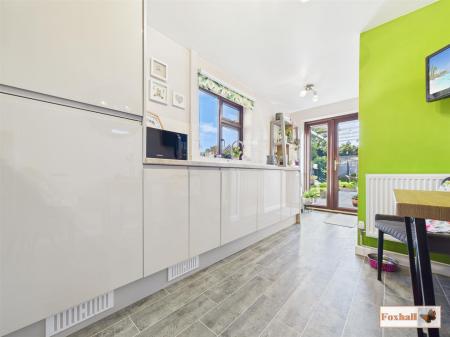 Kitchen / Breakfast Room