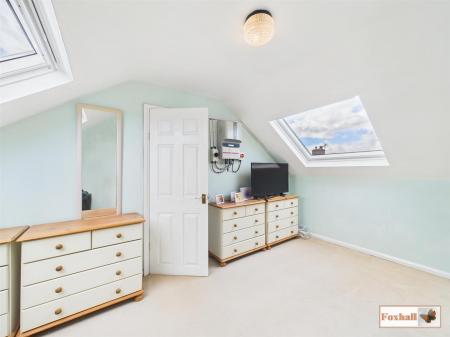 Walk-in Closet / Further Office