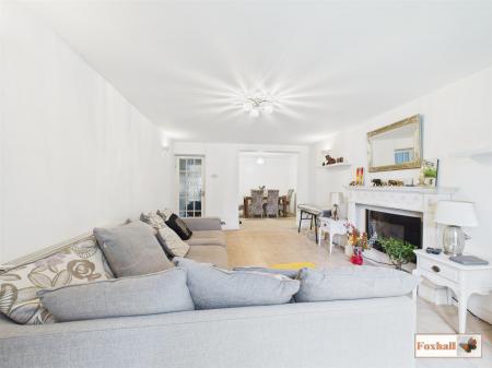 Lounge / Dining Room