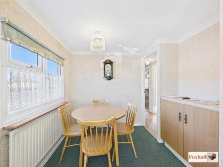Kitchen / Dining Area